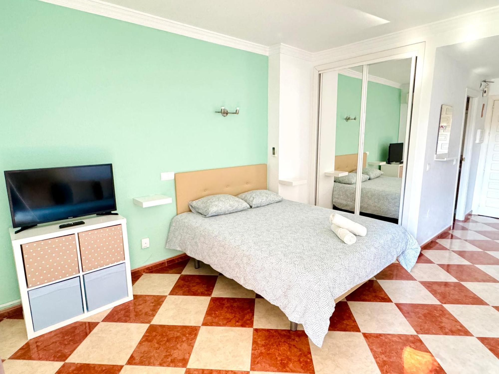 G&g Benalbeach Sea Views Appartement *